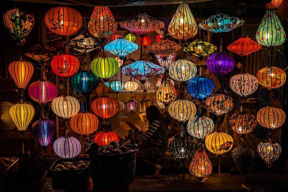  Vibrant night markets to explore in Bangkok