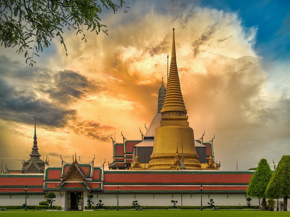 Royal-Heritage-The-Palaces-of-Bangkok-and-Their-Cultural-Significance.jpg Cultural temples and palaces in Bangkok